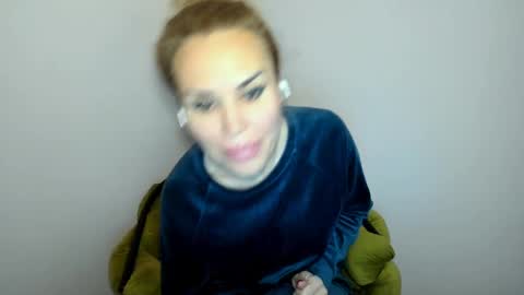 Radmila Star online show from October 2025 02:40:01 PM