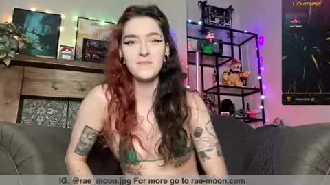 Snapshot of rae_moon chatting on July 2026 05:27:02 PM Rae online show from July 2026 05:27:02 PM