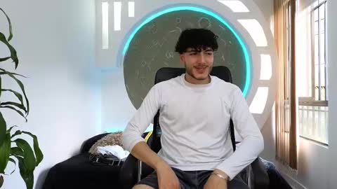 R A F A E L online show from September 2025 08:47:01 PM