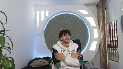 R A F A E L online show from October 2025 08:26:01 PM