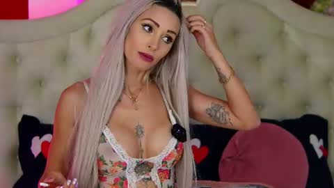Snapshot of ragazzabellaa chatting on July 2026 10:39:01 AM Monica online show from July 2026 10:39:01 AM