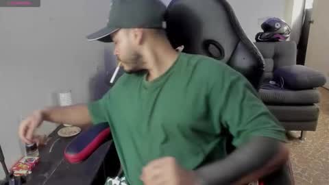 ragnar_lothbrok77 online show from February 2026 09:33:02 PM