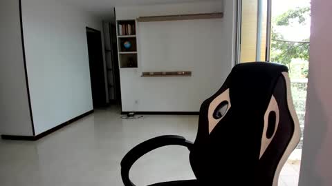 Jennyindependent model . online show from December 2024 08:45:02 PM