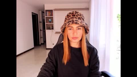 Jennyindependent model . online show from October 2025 10:21:02 PM