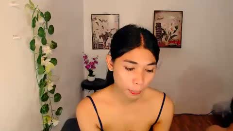 raindrizzle1706 online show from December 2025 01:39:02 PM