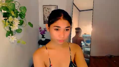 raindrizzle1706 online show from December 2025 05:20:02 PM