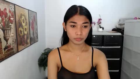 raindrizzle1706 online show from April 2026 10:53:01 AM