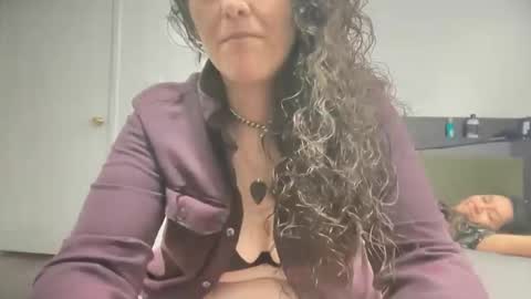 Rain Hendrix online show from June 2026 03:40:02 AM