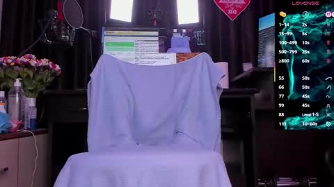 Snapshot of raissa_sky26 chatting on September 2025 02:46:01 AM Laura online show from September 2025 02:46:01 AM