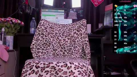 Snapshot of raissa_sky26 chatting on October 2025 02:34:02 AM Laura online show from October 2025 02:34:02 AM