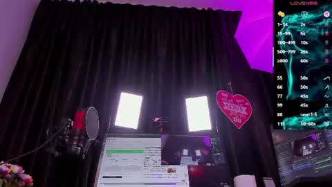 Snapshot of raissa_sky26 chatting on June 2026 02:38:01 AM Laura online show from June 2026 02:38:01 AM