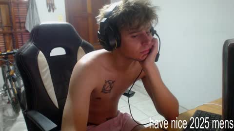 Snapshot of ramisexyloveyou chatting on January 2025 09:52:02 PM Ramiro online show from January 2025 09:52:02 PM