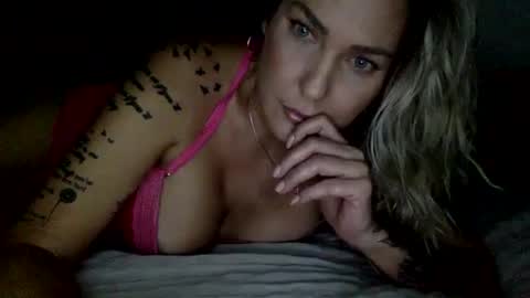 Mamakel online show from September 2025 01:18:02 AM