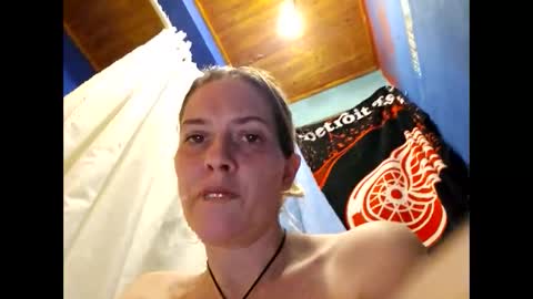 Snapshot of randcandy77 chatting on February 2025 04:44:02 AM Randcandy77 online show from February 2025 04:44:02 AM