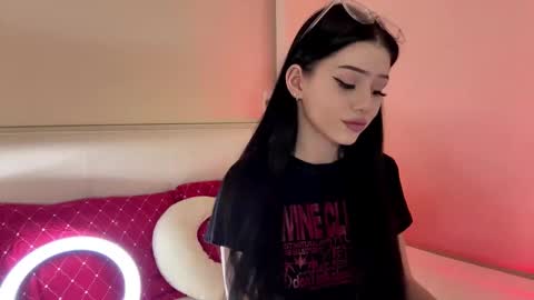 Snapshot of randiburt chatting on December 2025 04:44:01 PM Luna online show from December 2025 04:44:01 PM