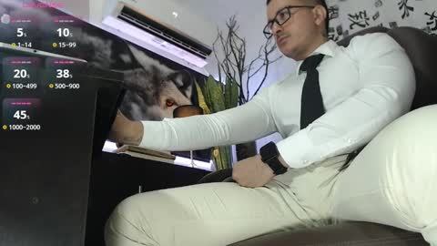 Snapshot of randylukehot chatting on December 2024 09:09:01 PM randylukehot online show from December 2024 09:09:01 PM