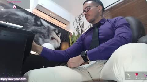 Snapshot of randylukehot chatting on February 2025 09:13:02 AM randylukehot online show from February 2025 09:13:02 AM