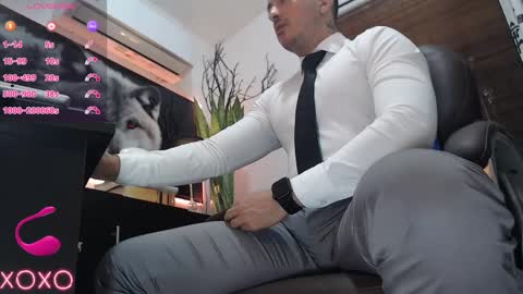 Snapshot of randylukehot chatting on September 2025 10:19:02 AM randylukehot online show from September 2025 10:19:02 AM