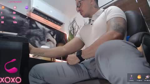 Snapshot of randylukehot chatting on October 2025 05:35:01 PM randylukehot online show from October 2025 05:35:01 PM