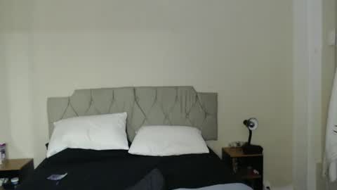 raposafoxy online show from December 2025 05:44:02 PM