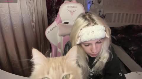 Snapshot of rapunzel_cute chatting on January 2026 01:37:02 PM Rapunzel online show from January 2026 01:37:02 PM