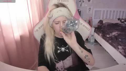 Snapshot of rapunzel_cute chatting on February 2026 01:15:01 PM Rapunzel online show from February 2026 01:15:01 PM