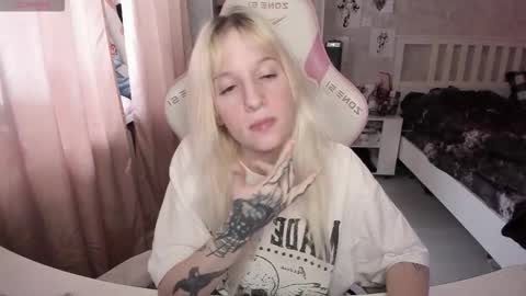 Snapshot of rapunzel_cute chatting on February 2026 01:15:01 PM Rapunzel online show from February 2026 01:15:01 PM