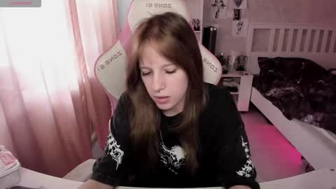 Snapshot of rapunzel_cute chatting on February 2026 01:18:01 PM Rapunzel online show from February 2026 01:18:01 PM