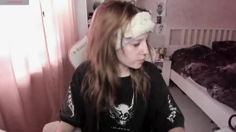 Snapshot of rapunzel_cute chatting on February 2026 01:31:01 PM Rapunzel online show from February 2026 01:31:01 PM