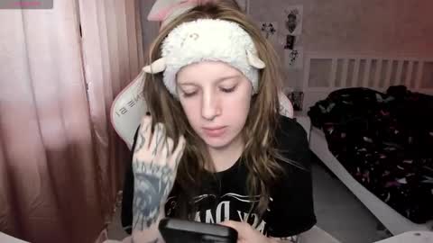 Snapshot of rapunzel_cute chatting on March 2026 01:24:01 PM Rapunzel online show from March 2026 01:24:01 PM