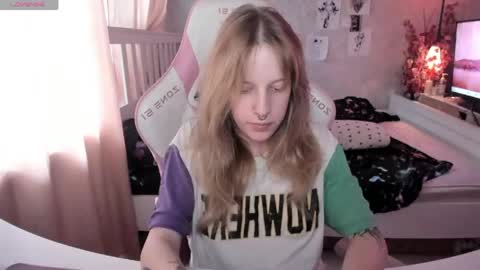 Snapshot of rapunzel_cute chatting on June 2026 01:12:01 PM Rapunzel online show from June 2026 01:12:01 PM