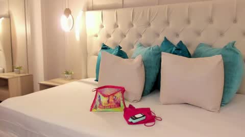 Raquel Moon online show from April 2026 05:38:02 PM