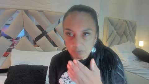 Raquel Moore  online show from February 2025 06:53:02 AM