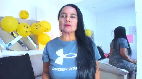 Raquel Moore  online show from December 2025 04:35:02 PM