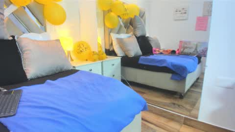 Raquel Moore  online show from December 2025 04:25:01 PM