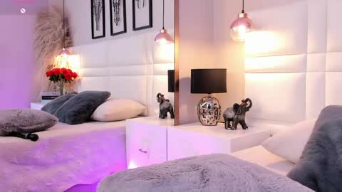 raquel Hyde online show from May 2026 09:11:02 PM