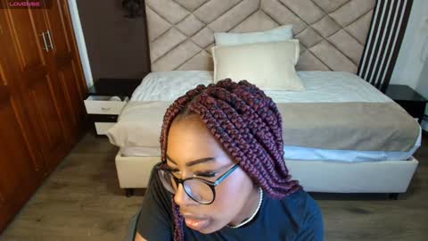 Snapshot of raqueljones_ chatting on January 2025 11:57:01 AM Raquel online show from January 2025 11:57:01 AM