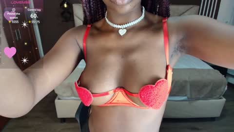 Snapshot of raqueljones_ chatting on January 2025 11:53:02 AM Raquel online show from January 2025 11:53:02 AM