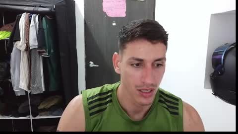 Snapshot of raul240335 chatting on May 2026 11:43:02 PM Raul online show from May 2026 11:43:02 PM