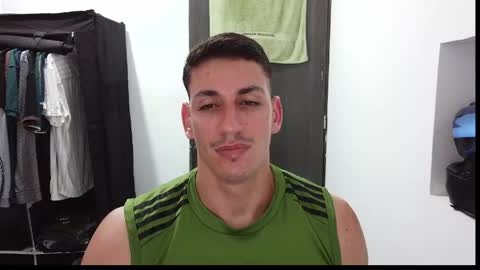 Snapshot of raul240335 chatting on June 2026 01:00:01 AM Raul online show from June 2026 01:00:01 AM