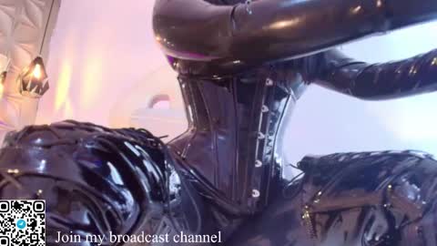   online show from November 2025 03:57:01 PM