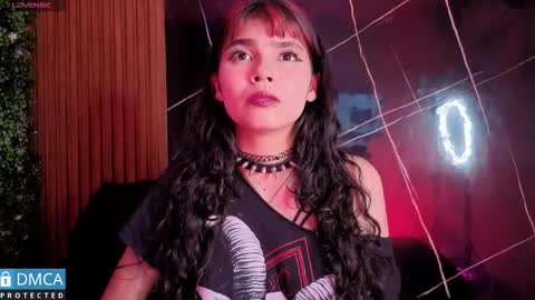 raven_rox_ online show from November 2025 03:49:01 AM