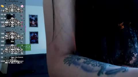 ravenelle_ online show from May 2026 10:47:01 PM