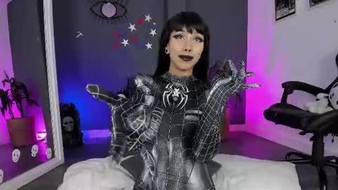 Snapshot of ravenwitch_ chatting on July 2026 07:27:01 PM Raven Witch online show from July 2026 07:27:01 PM