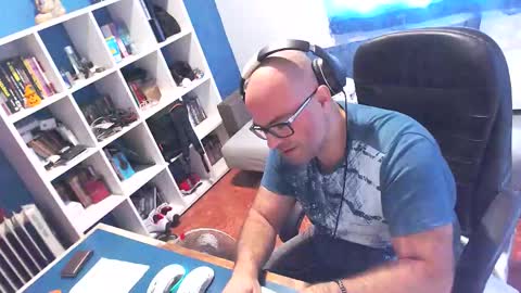 ravingr3d3 online show from October 2025 10:24:01 AM