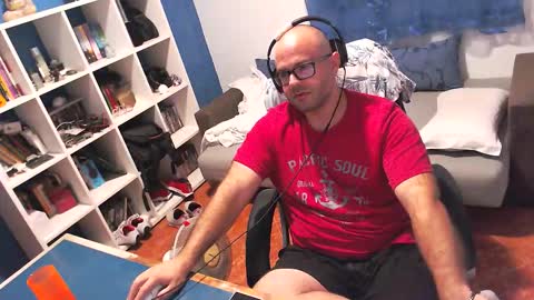 ravingr3d3 online show from October 2025 11:37:01 PM