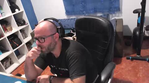 ravingr3d3 online show from October 2025 09:26:02 PM