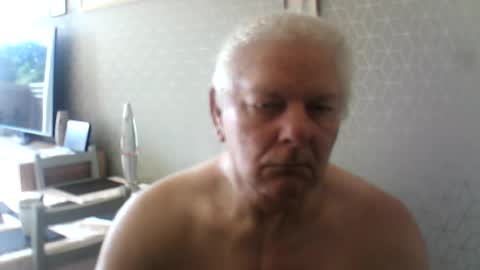 Snapshot of ray477 chatting on August 2026 08:28:01 AM ray477 online show from August 2026 08:28:01 AM