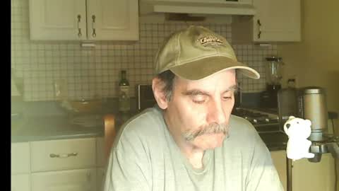 Snapshot of raylene4u2 chatting on July 2026 06:09:01 AM Ray online show from July 2026 06:09:01 AM