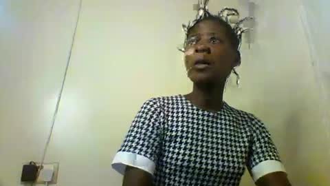 Snapshot of raylucia chatting on April 2026 02:15:02 AM ray online show from April 2026 02:15:02 AM